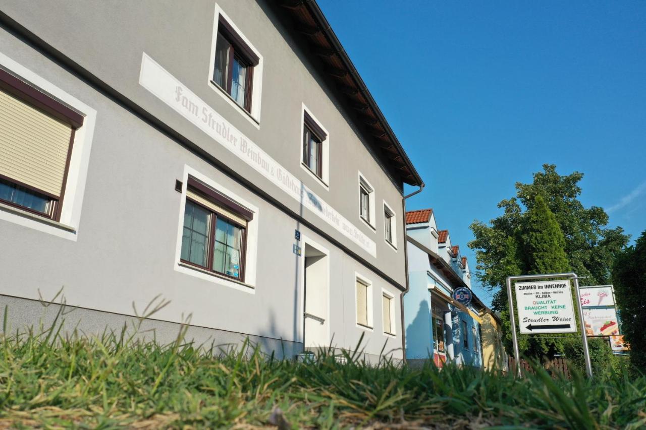 Gaestehaus Und Weinbau Zur Wiederkehr Strudler Podersdorf am See Exterior photo