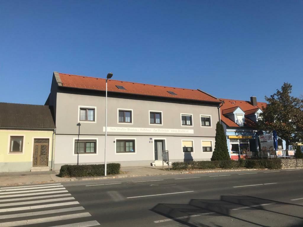 Gaestehaus Und Weinbau Zur Wiederkehr Strudler Podersdorf am See Exterior photo